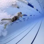 I migliori strumenti da utilizzare per la pulizia e la manutenzione della propria piscina
